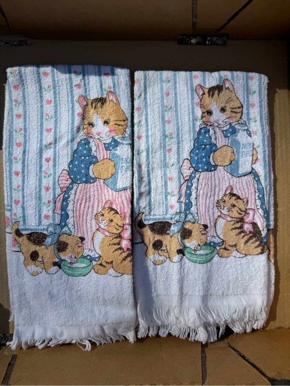 Vintage 90’s Kitchen Dish Towels Set Cat Hearts Stripes Print White Blue Pink 2